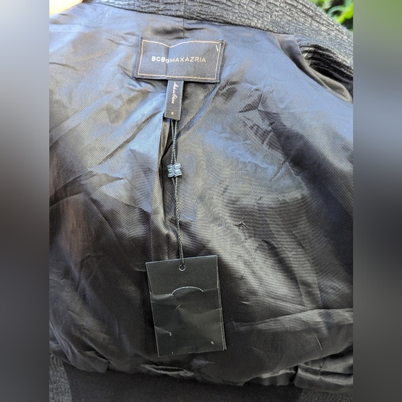 BCBG Crop Blazer puffed 3D shimmery fabric fun side zippers - Picture 11 of 13